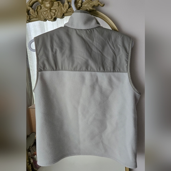 Under Armour vest medium - Picture 2 of 4